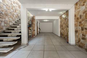 Image 29 - 924891
