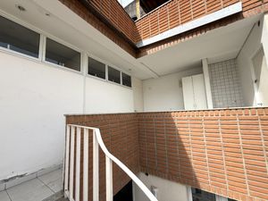 Image 33 - 924892