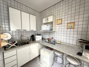 Image 17 - 924892