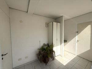 Image 37 - 924892