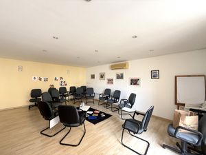 Image 19 - 924892