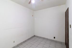 Image 11 - 924898