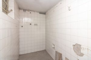 Image 29 - 924899