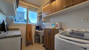 Image 27 - 924907