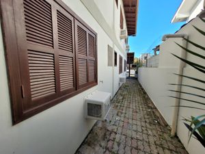 Image 9 - 924908
