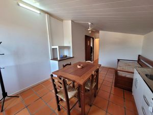 Image 25 - 924908