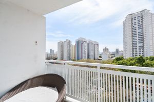 Image 5 - 924910