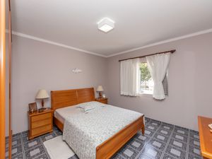 Image 3 - 924916