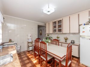 Image 25 - 924916