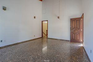 Image 15 - 924917