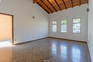 Image 1 - 924917