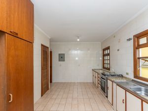 Image 21 - 924918