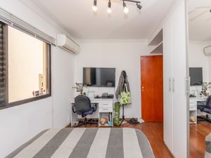 Image 31 - 924920