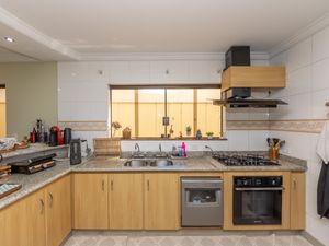 Image 24 - 924920