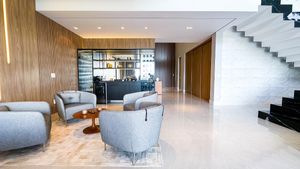Image 18 - 924922
