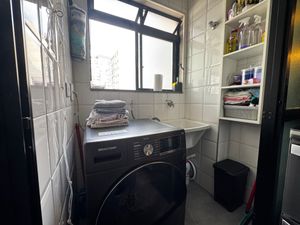 Image 17 - 924934