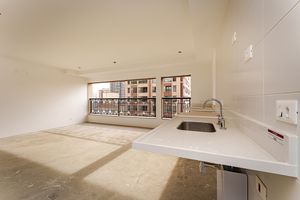Image 4 - 924935
