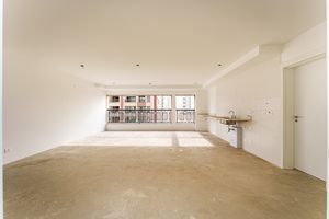 Image 1 - 924935