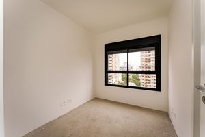 Image 21 - 924935