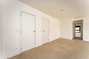 Image 3 - 924935