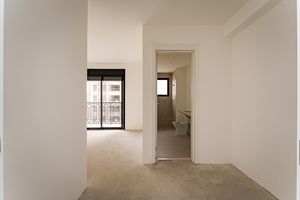 Image 24 - 924935