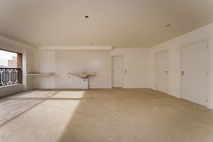 Image 10 - 924935