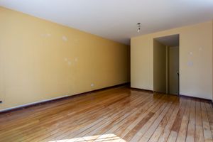 Image 3 - 924936