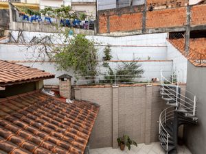Image 12 - 924941