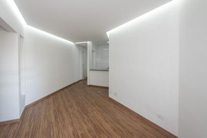 Image 5 - 924942