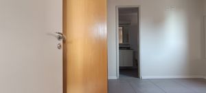 Image 18 - 924947