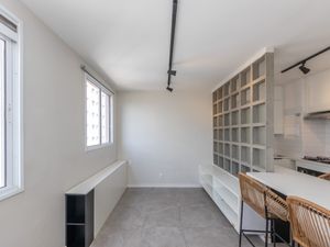 Image 5 - 924963