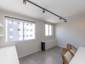 Image 4 - 924963