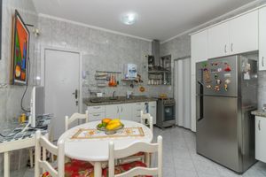 Image 11 - 924971