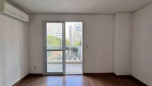 Image 1 - 924982