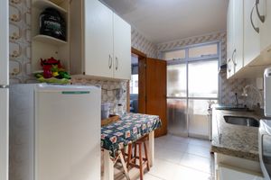 Image 17 - 924985