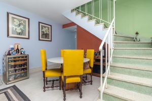 Image 8 - 924988
