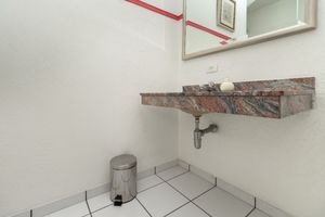 Image 7 - 924997