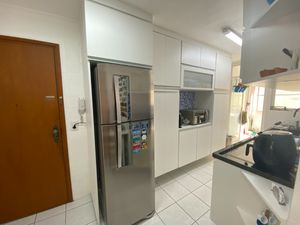 Image 23 - 925003