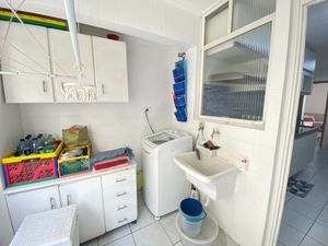 Image 22 - 925003