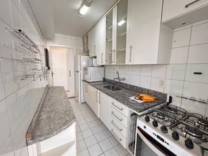 Image 37 - 925004