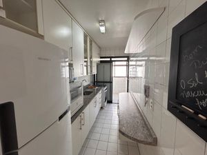 Image 32 - 925004