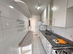Image 39 - 925004