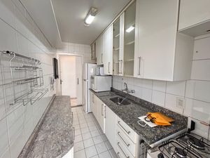 Image 34 - 925004