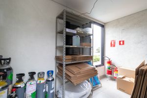 Image 35 - 925011