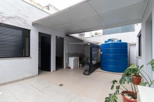 Image 8 - 925011