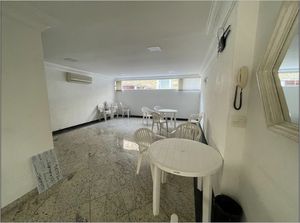 Image 26 - 925012