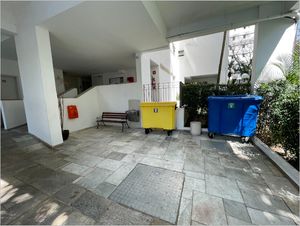 Image 22 - 925012