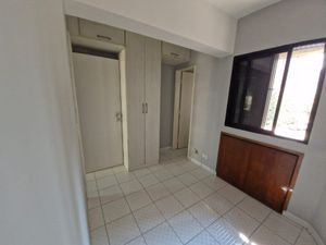 Image 30 - 925016