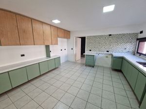 Image 10 - 925016
