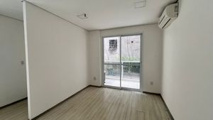 Image 5 - 925018